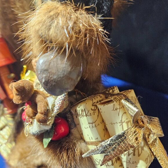 Hand Crafted Santa Claus Decoration for Christmas Season - Picture 6 of 16